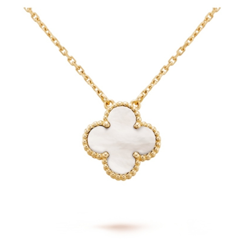 Van Cleef & Arpels Vintage Alhambra Pendant 18 - Karat Yellow Gold - Bra…